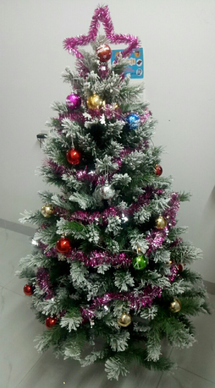 Cây thông noel 3 loại lá phủ tuyết cao 90cm - Tán dày và đẹp, cây thông chắc chắn và dể tháo lắp