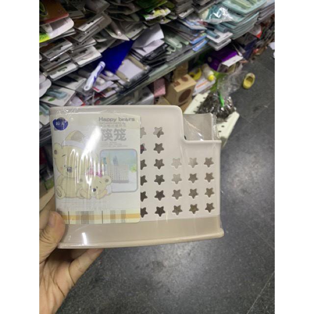 ỐNG CẮM ĐŨA NHỰA 3 NGĂN