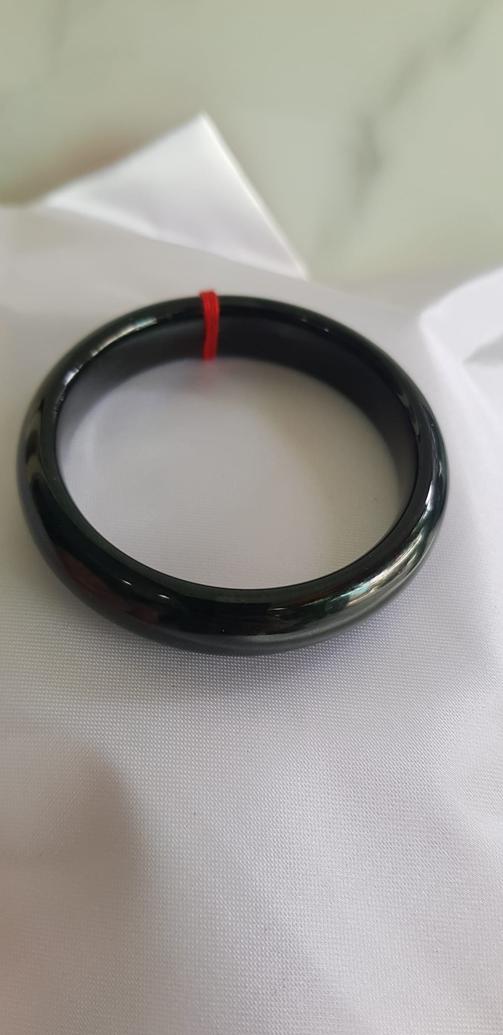 Vòng Cẩm Thạch Bản Hẹ Đen Sịn 50mm x cao 12mm x dầy 6,5mm Màu đen đều Nữ tay nhỏ 35kg - 49kg đeo Hợp nữ mệnh Thủy mệnh Mộc đeo ạ