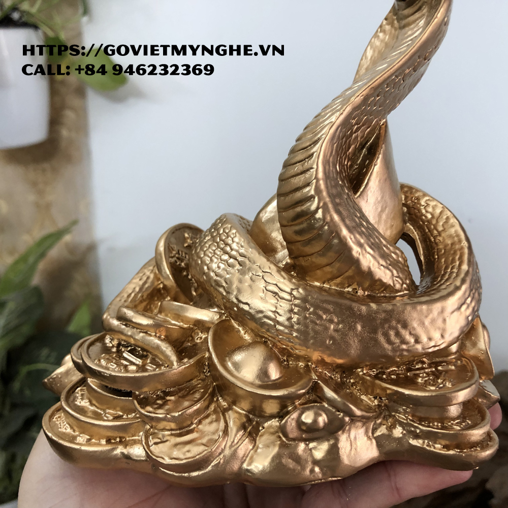 Tượng đá trang trí phong thủy tượng con Rắn ôm tài lộc phong thủy bàn làm việc - Chiều Cao 16cm - Màu nhũ đồng