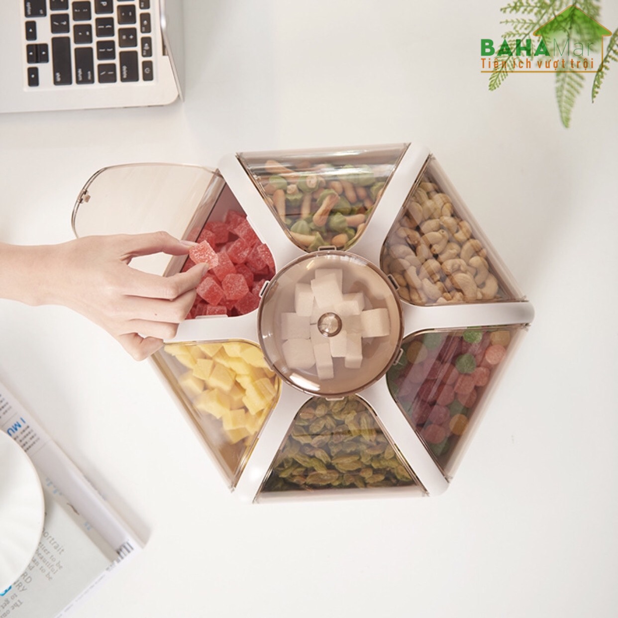 KHAY HOA SEN ĐA NĂNG - KHAY MỨT TẾT  BAHAMAR  là khay đựng đồ đa năng có thể đựng đồ ăn vặt hàng ngày hoặc làm khay mứt tết rất đẹp và tiện sử dụng