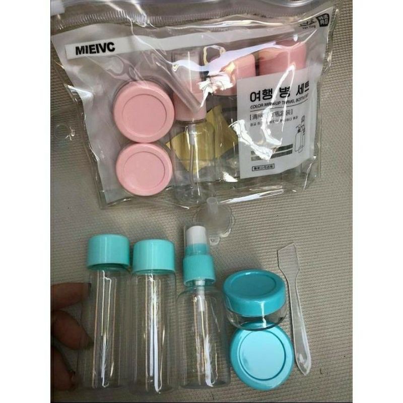 Combo chiết mỹ phẩm 5 -7 món với nhiều kích thước khác nhau ,kèm bộ nhãn dán ghi chú trên chai lọ ,có túi zip tiện dụng khi đi dã ngoại , công tác