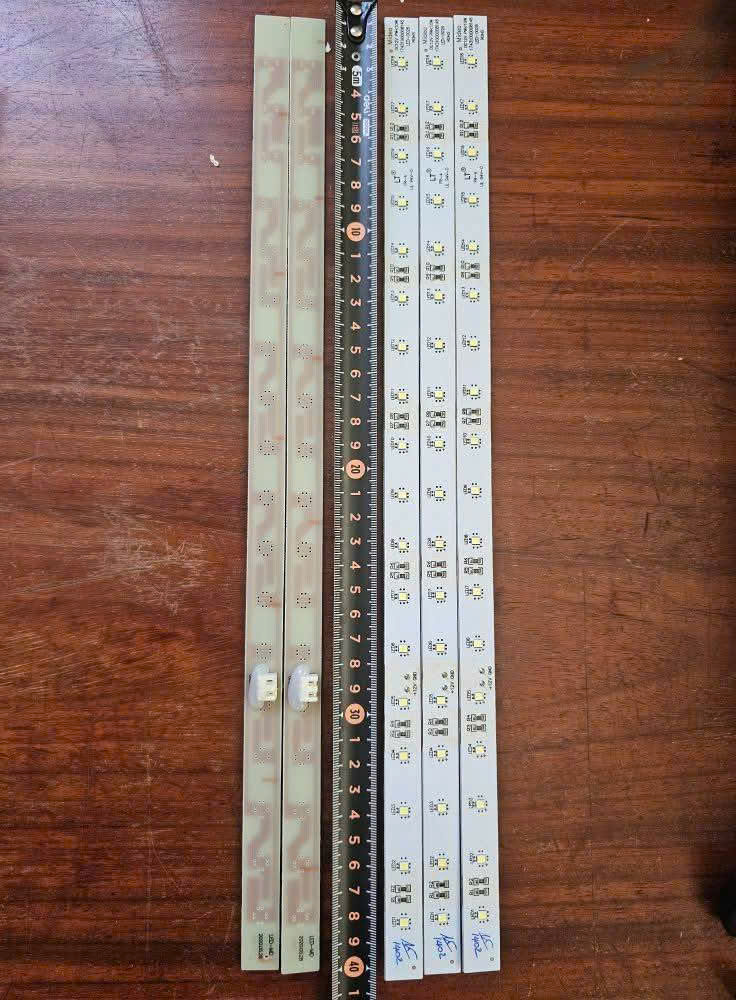 MẠCH ĐÈN LED NGĂN MÁT TỦ LẠNH TOSHIBA GR-RF681WI/680WI/669WI/670WI/605WI/610WE – HÀNG CHÍNH HÃNG