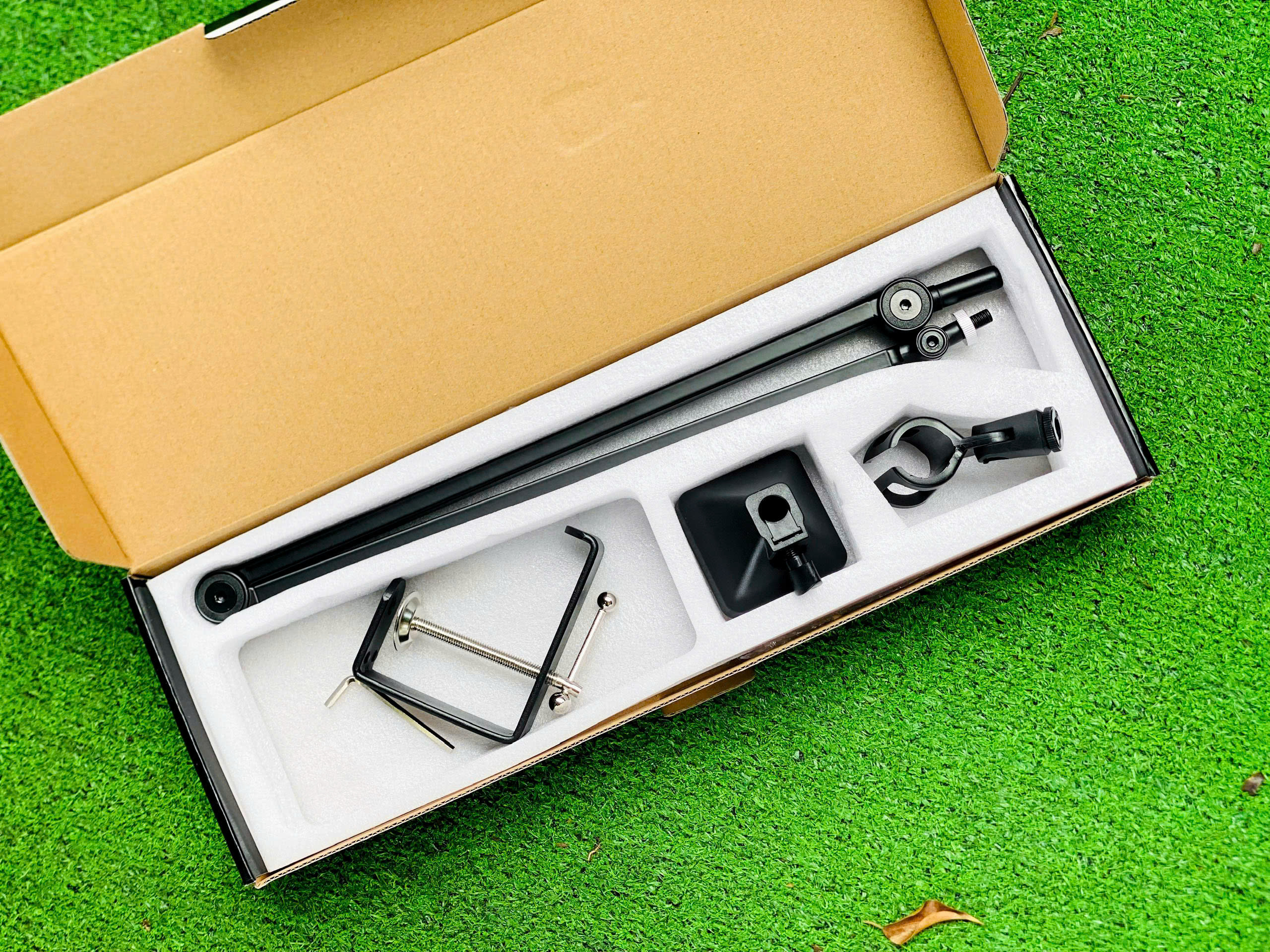 Kẹp Bàn NB36 pro Kẹp Micro NB36 dùng kẹp mic thu âm livestream chuẩn phòng thu cao cấp thép Cao Cấp Không Gỉ bám chắc dễ dàng di chuyển hàng nhập khẩu
