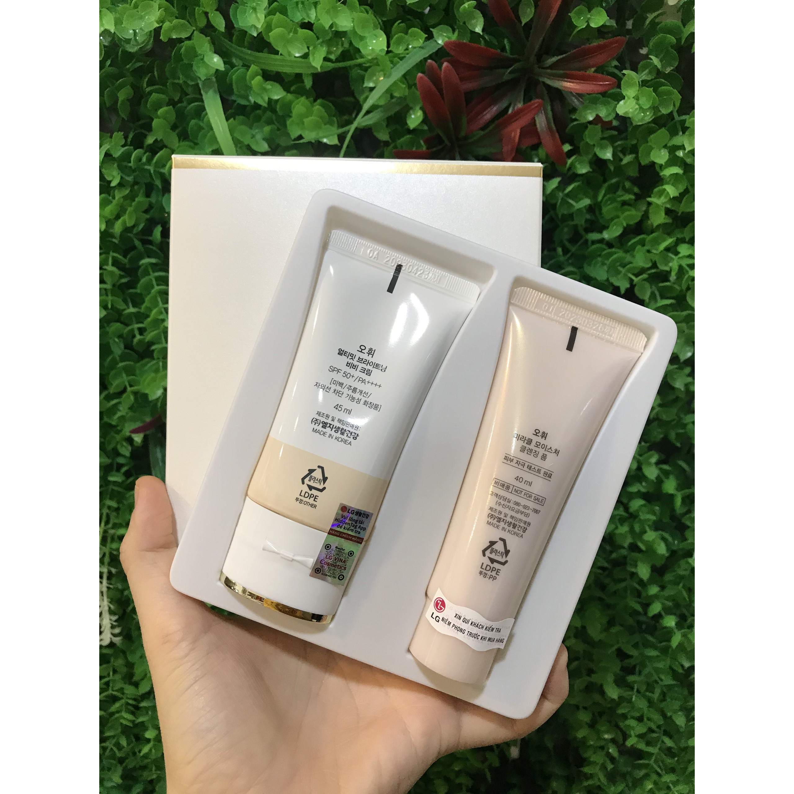 Bộ Kem nền BB Cream che khuyết điểm hoàn hảo OHUI Ultimate Britening SPF50+/PA++++ 45ml set và sữa rửa mặt Miracle foam 40ml