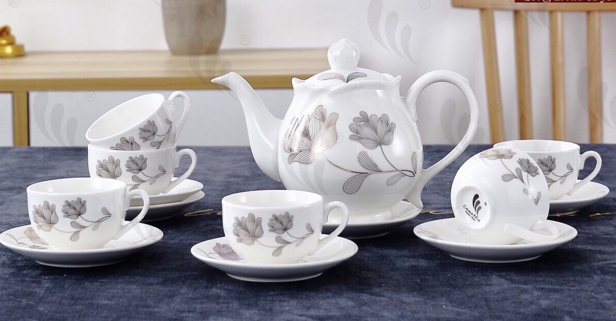 BỘ ẤM CHÉN KÈM 7 ĐĨA SỨ CAMELIA PHA TRÀ HỌ TIẾT HOA BẠC SANG TRỌNG - ANTH248