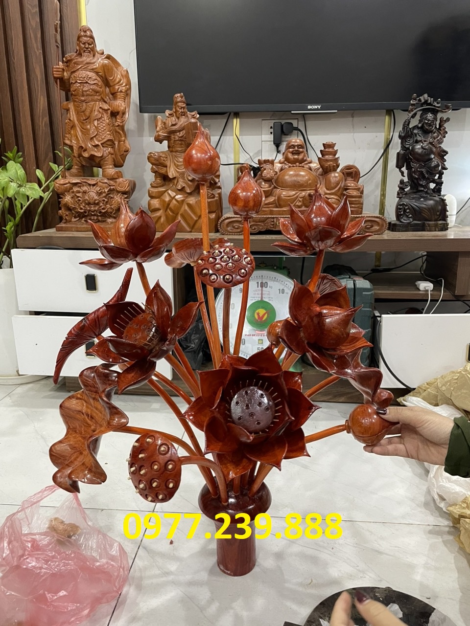 Hoa sen gỗ hương 17 cành