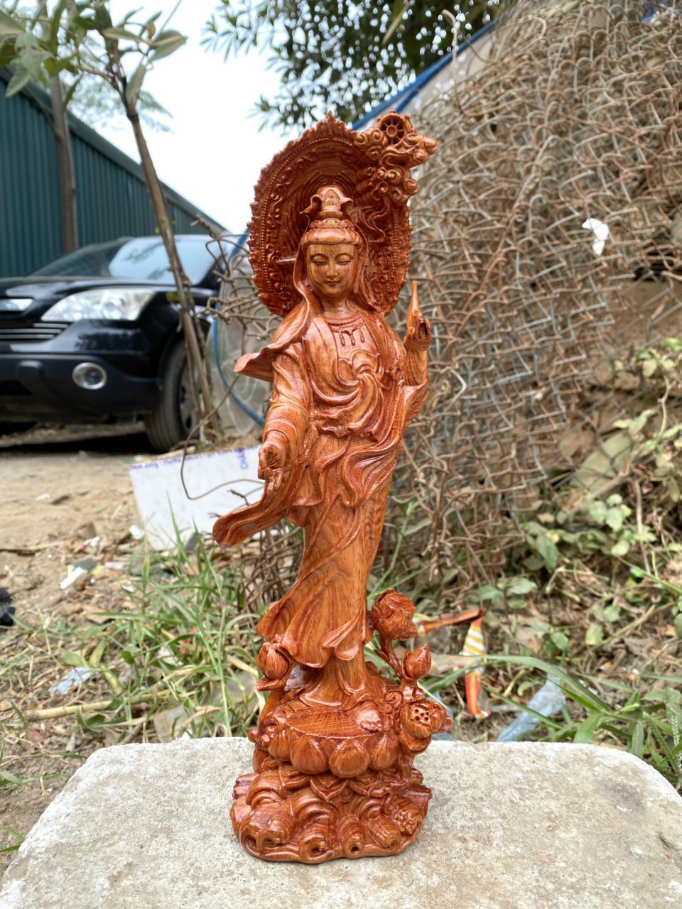 Tượng phật bà quan âm bồ tát bằng gỗ hương đá liền khối kt 30×9×10cm