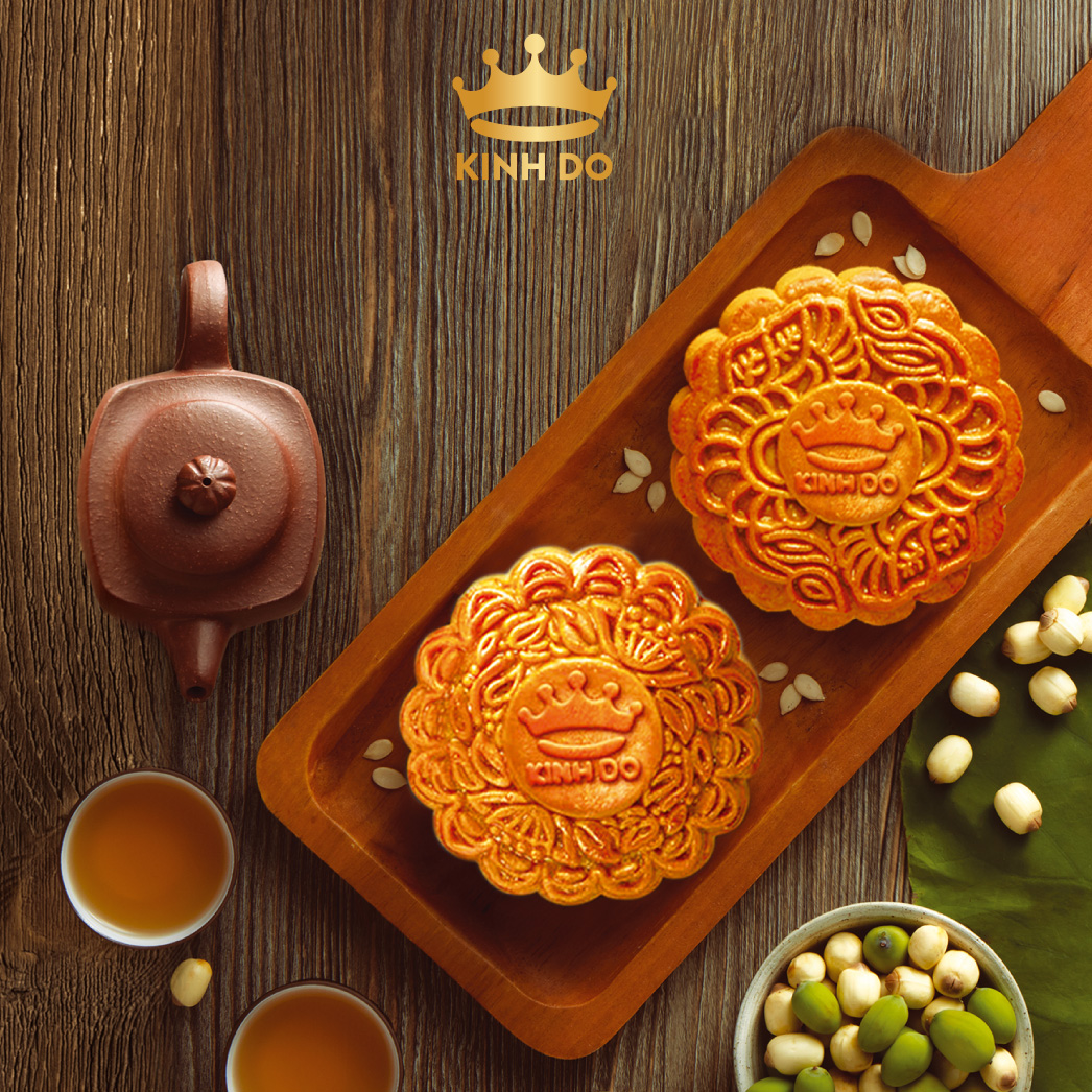 Tặng lồng đèn giấy - Hộp 4 bánh trung thu Kinh Đô &quot;Thưởng Trà Ngắm Trăng&quot; (4 bánh x 210g)