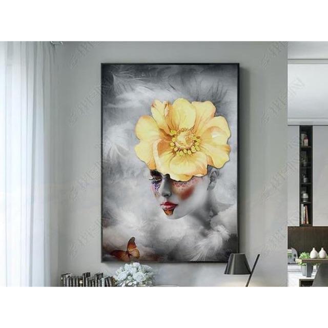 Tranh canvas decor cô gái đội hoa vàng kt:40x60cm