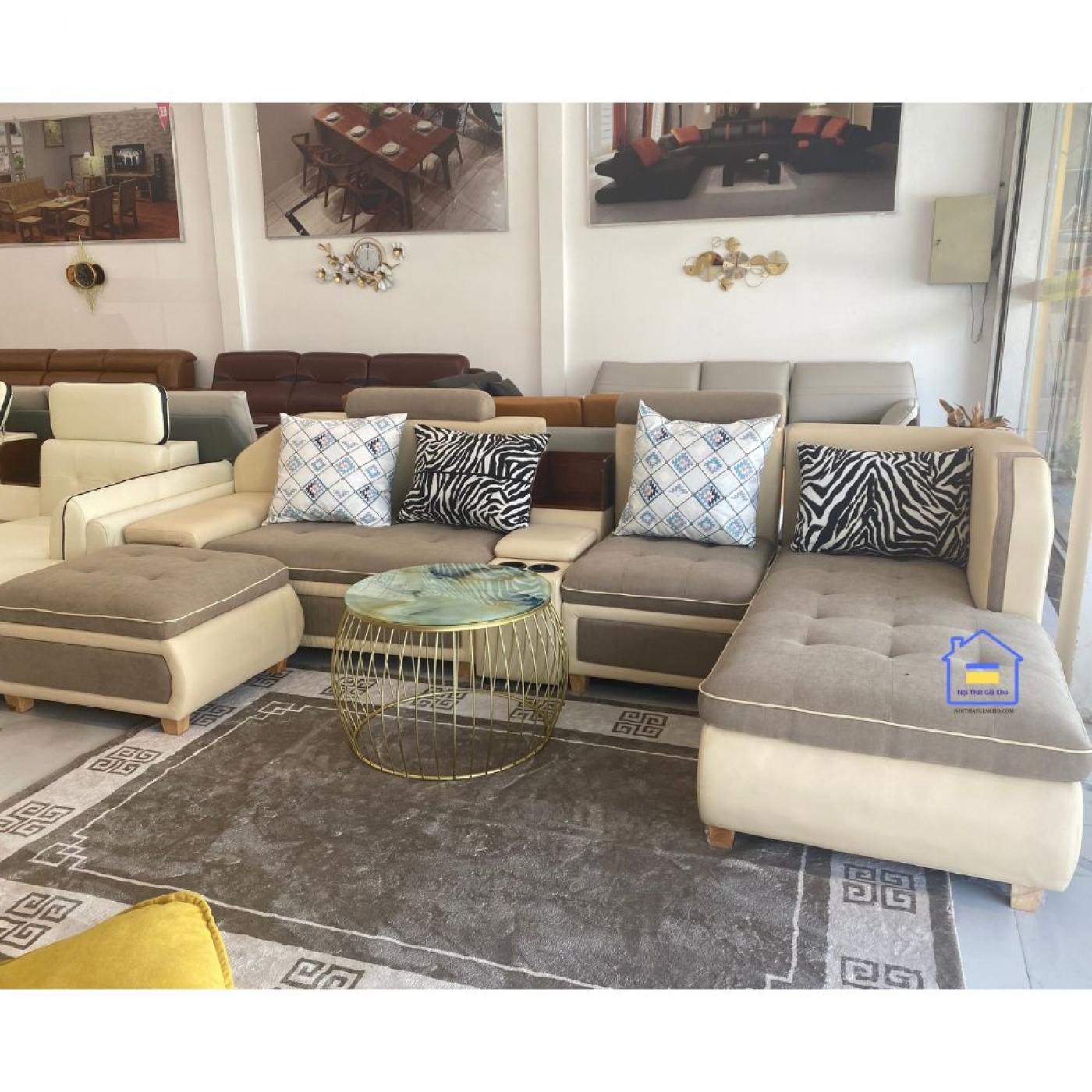 Sofa góc L + bàn trà + ghế đôn