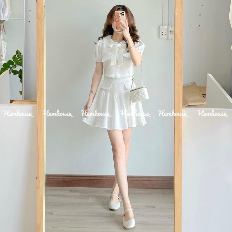 Set áo croptop trắng cổ sen đính nơ phối chân váy xếp ly