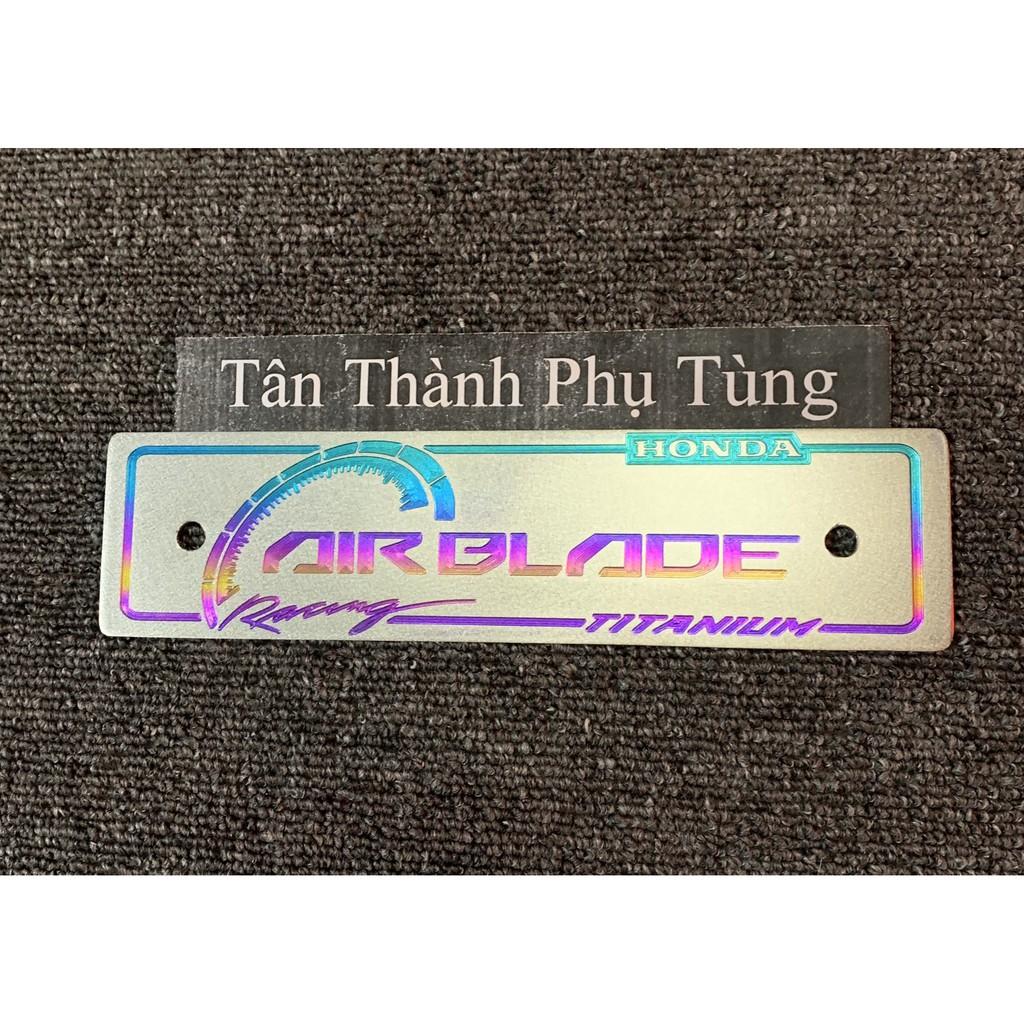 Bảng tên Titan dành cho Air Blade kèm bass ốc