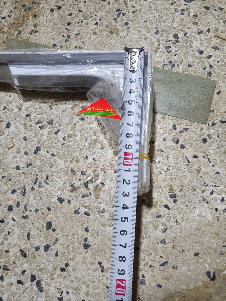 Cặp giá đỡ kệ gỗ dài 20cm bằng sắt đã sơn màu trắng rất chắc chắn, làm kệ chịu lực tốt trên 30kg