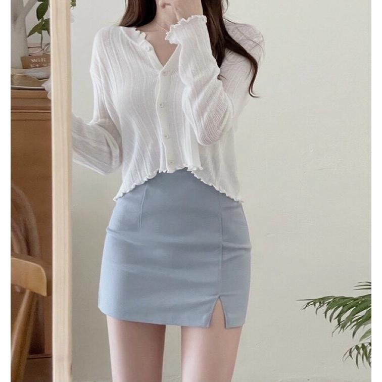 064 - SET ÁO TRẮNG NÚT GÀI CUỐN BIÊN CHÂN VÁY XANH