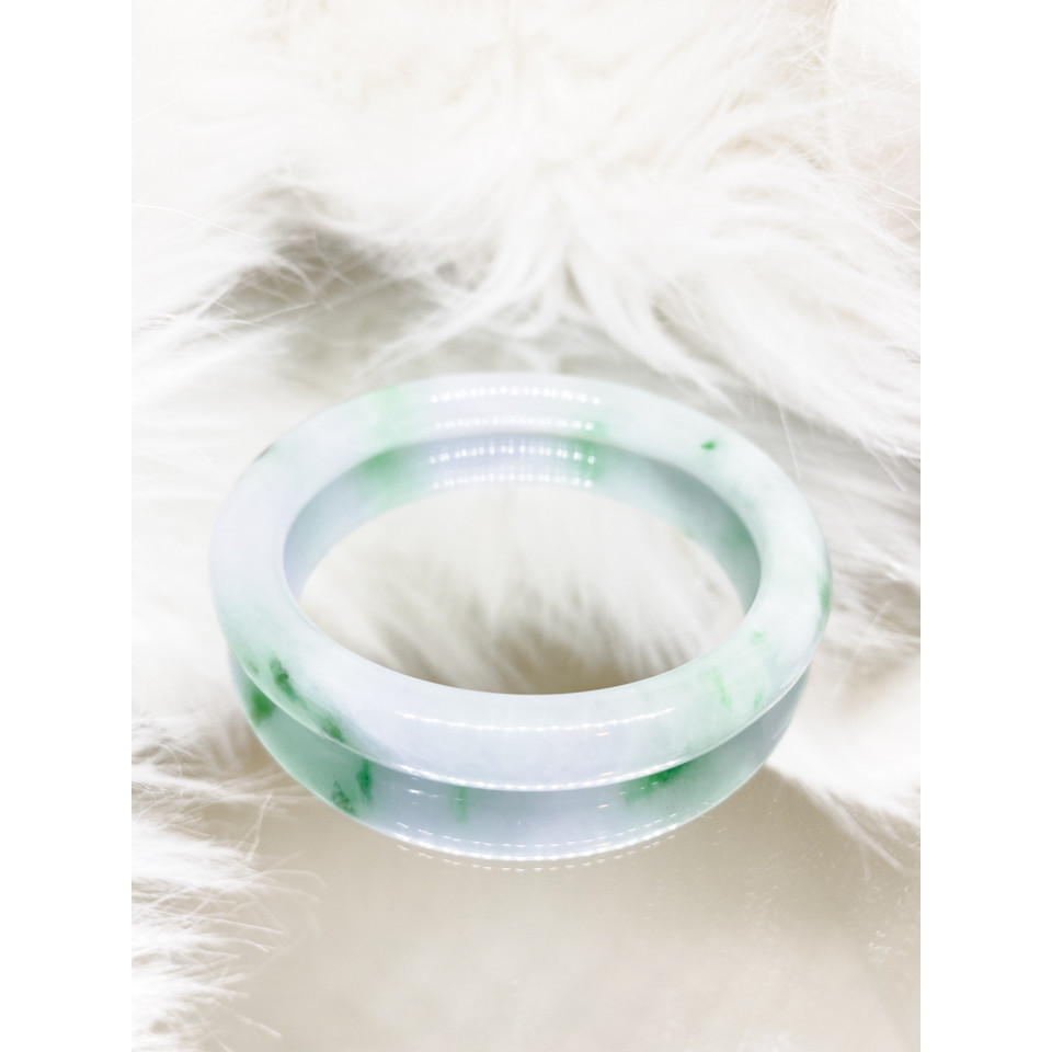Vòng cẩm thạch điểm vân xanh lý rất đẹp size 56.55 BJA002