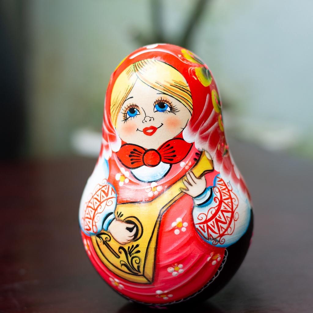 LẬT ĐẬT NGA "CÔ GÁI CHƠI ĐÀN BALALAIKA" 16CM QUÀ LƯU NIỆM NGA CỰC ĐẸP VÀ ĐỘC ĐÁO GIÁ TỐT NHẤT