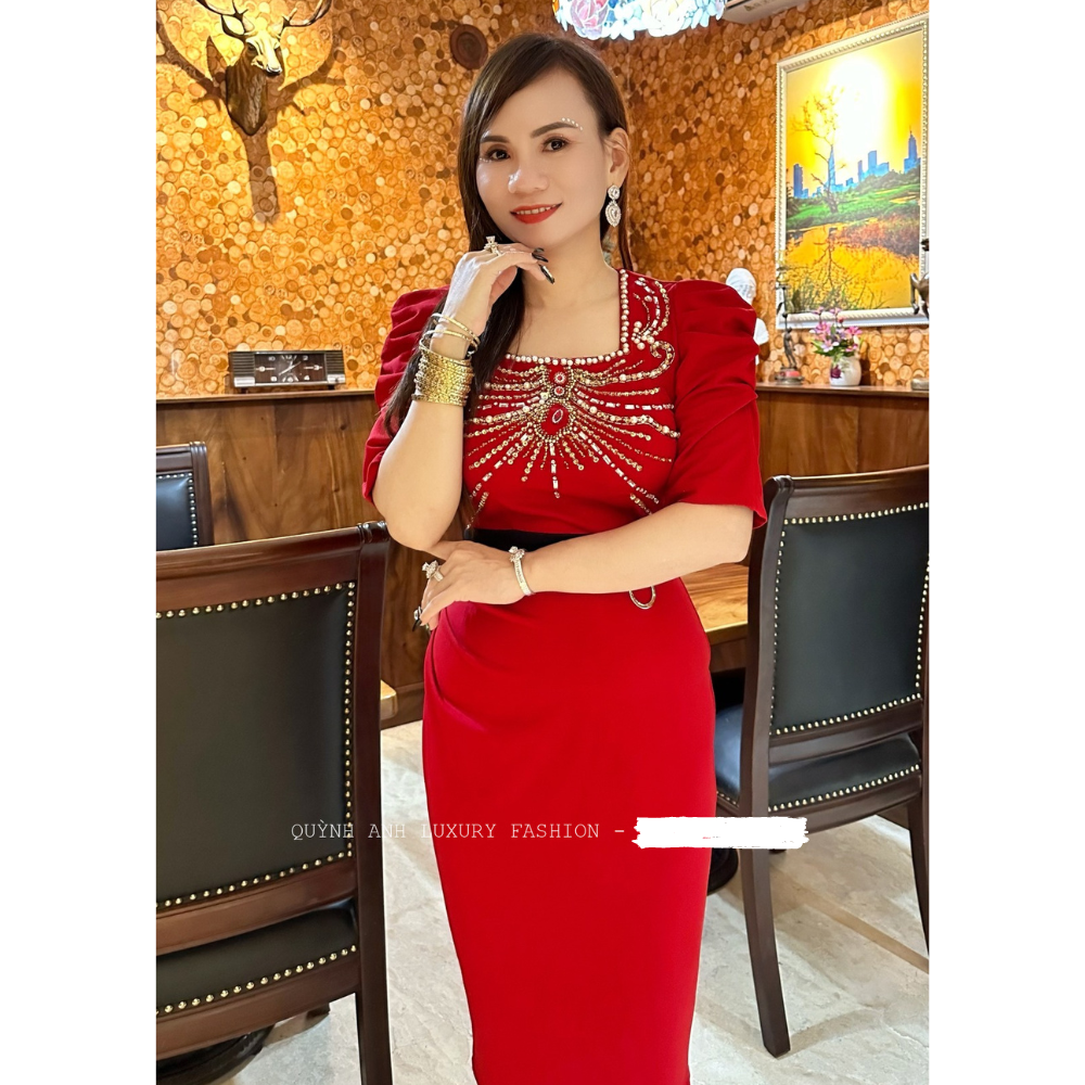 Đầm Body Dự Tiệc Đen Cổ Vuông Kết Đá Ngọc Trai Cao Cấp Celina Dress