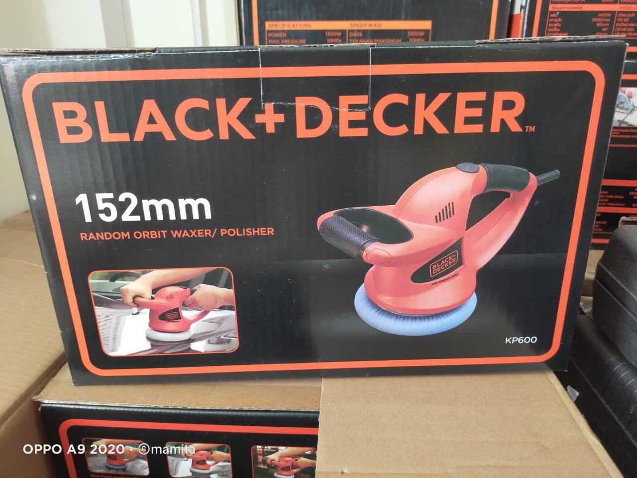 Máy đánh bóng ô tô 60W 152mm Black Decker KP600- Hàng chính hãng