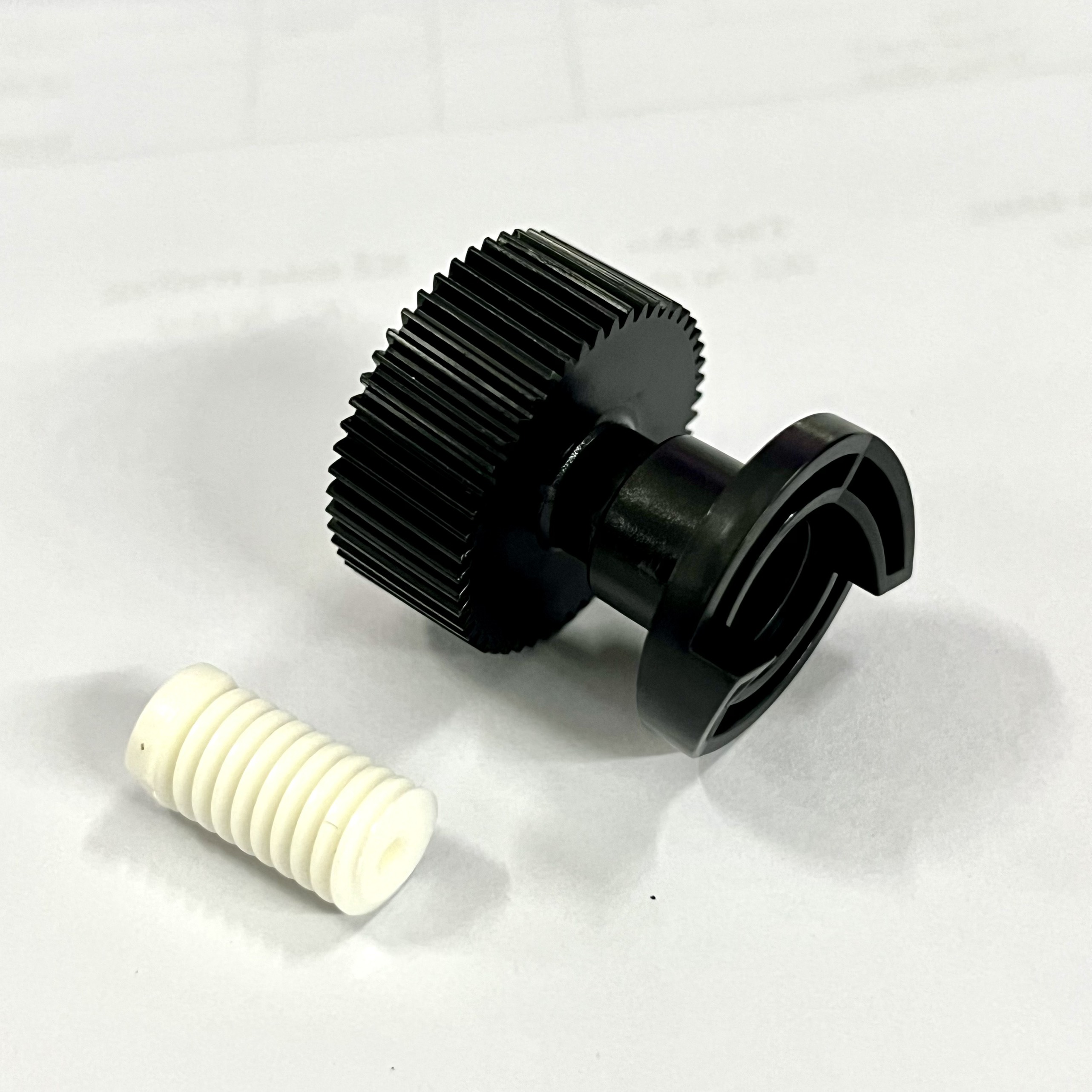 Bộ 2 bánh răng bơm mực V70-1, V70-2: Dùng cho máy photocopy Ricoh 1060/ 1075/ 2060/ 2075/ 6500/ 7500/ 8000/ 6001/ 8001/9001/ 6002/ 6502/9002/ 6503/7503 ( HA - Hàng nhập khẩu )