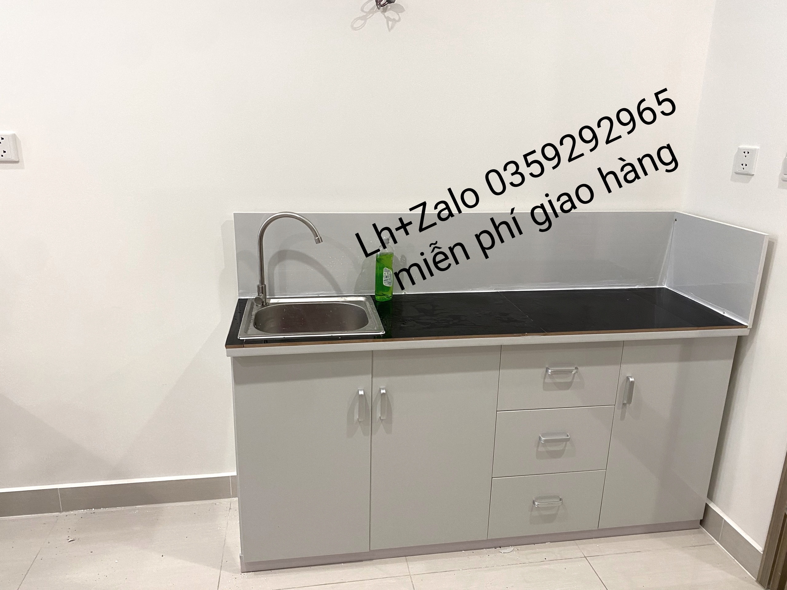 Tủ bếp mini nhựa đài ốp mặt gạch sẵn bồn đôi