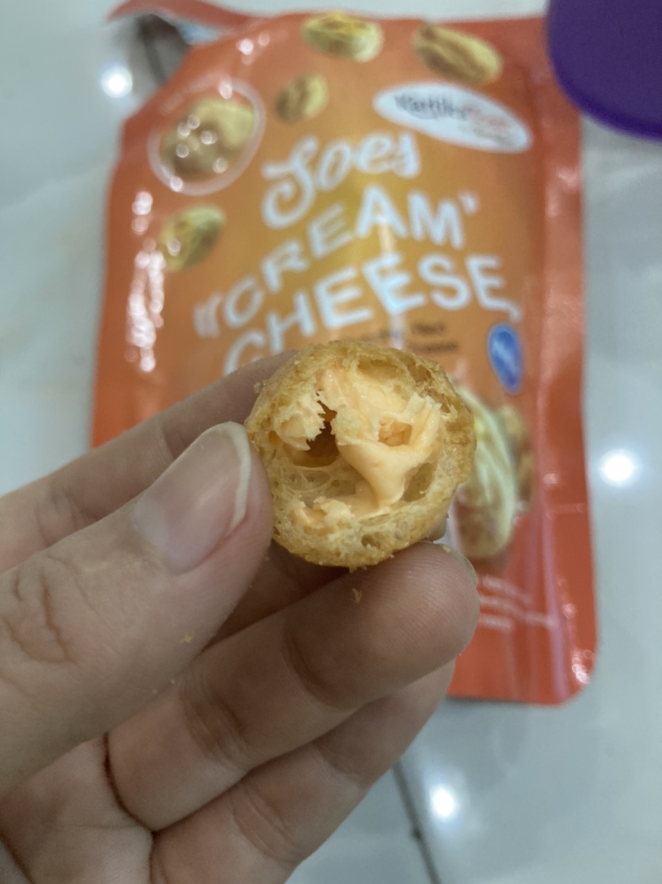 Combo 2 bánh soesnack Chocolate 51 g + 1 bánh soescream cheese 50.15 g