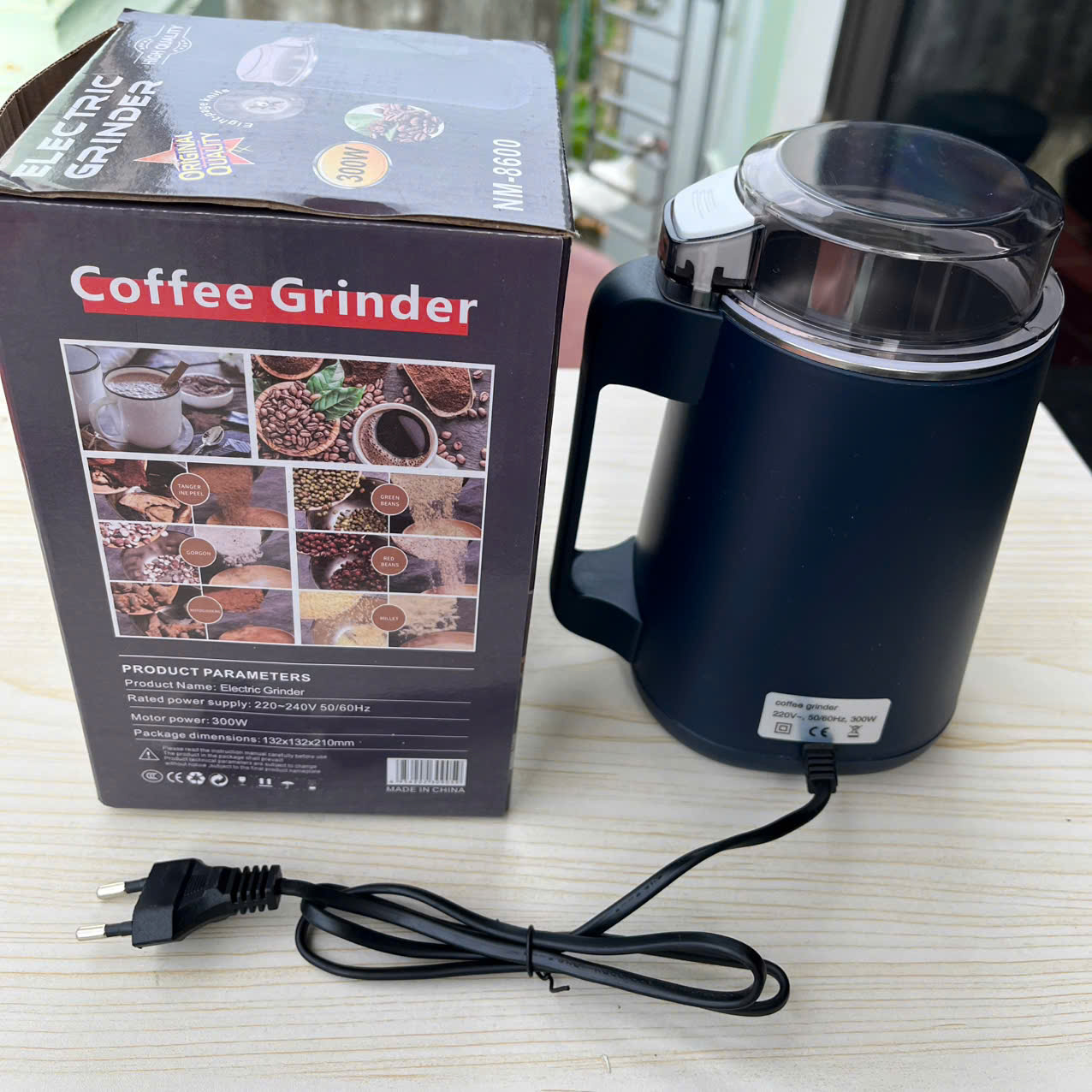 Máy Xaiy Hạt Khô Mini Công Suất 300W – Nghiền Mịn Ngũ Cốc, Gia Viị, Tiện Lợi Cho Mọi Nhà , đèn ốp trần