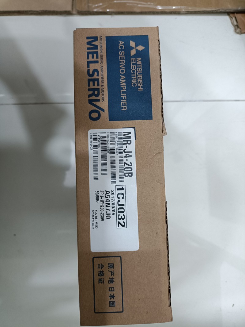 BỘ ĐIỀU KHIỂN SERVO MR-J4-20B