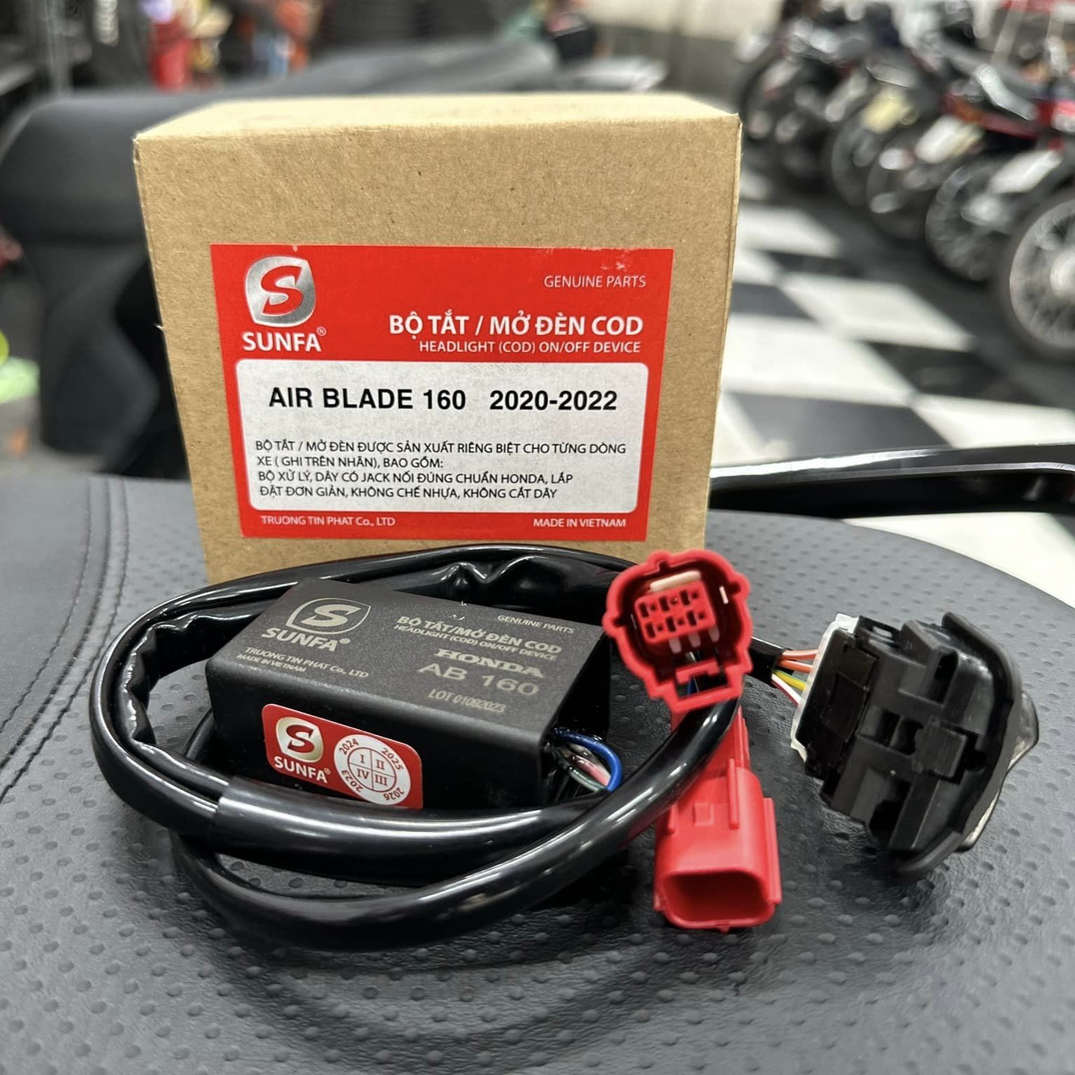 Bộ công tắc đèn Sunfa cho AirBlade 125/160 đời 2022 - 2023 (090035)