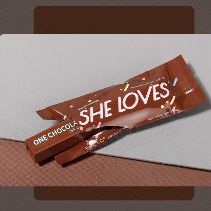 Son kem lì She Loves Silky Chocolate Lip Gloss 2ml