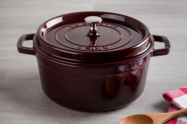 Nồi Tròn Staub 28cm – Màu Đỏ Lựu Grade B