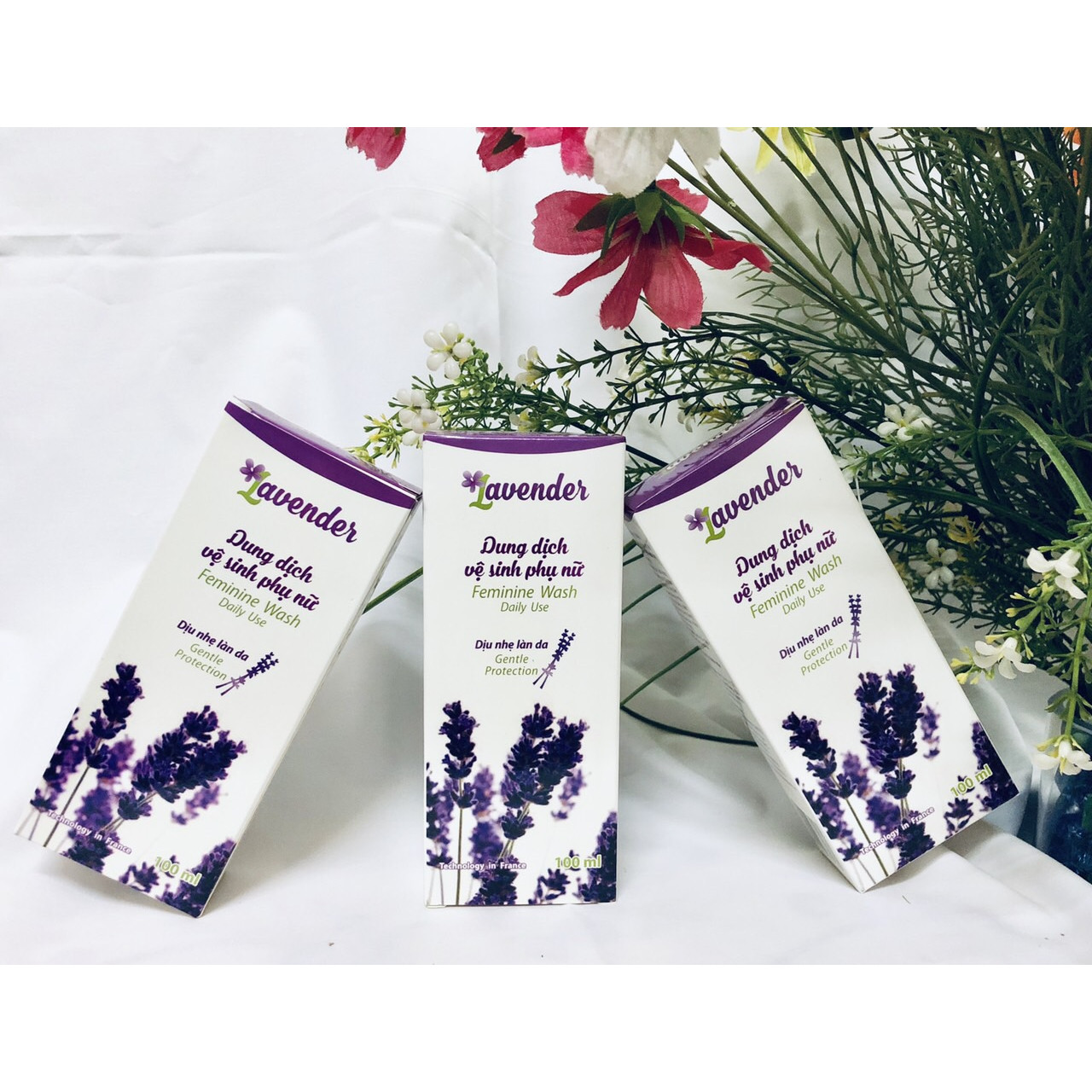 Dung dịch vệ sinh phụ nữ lavender 03 chai