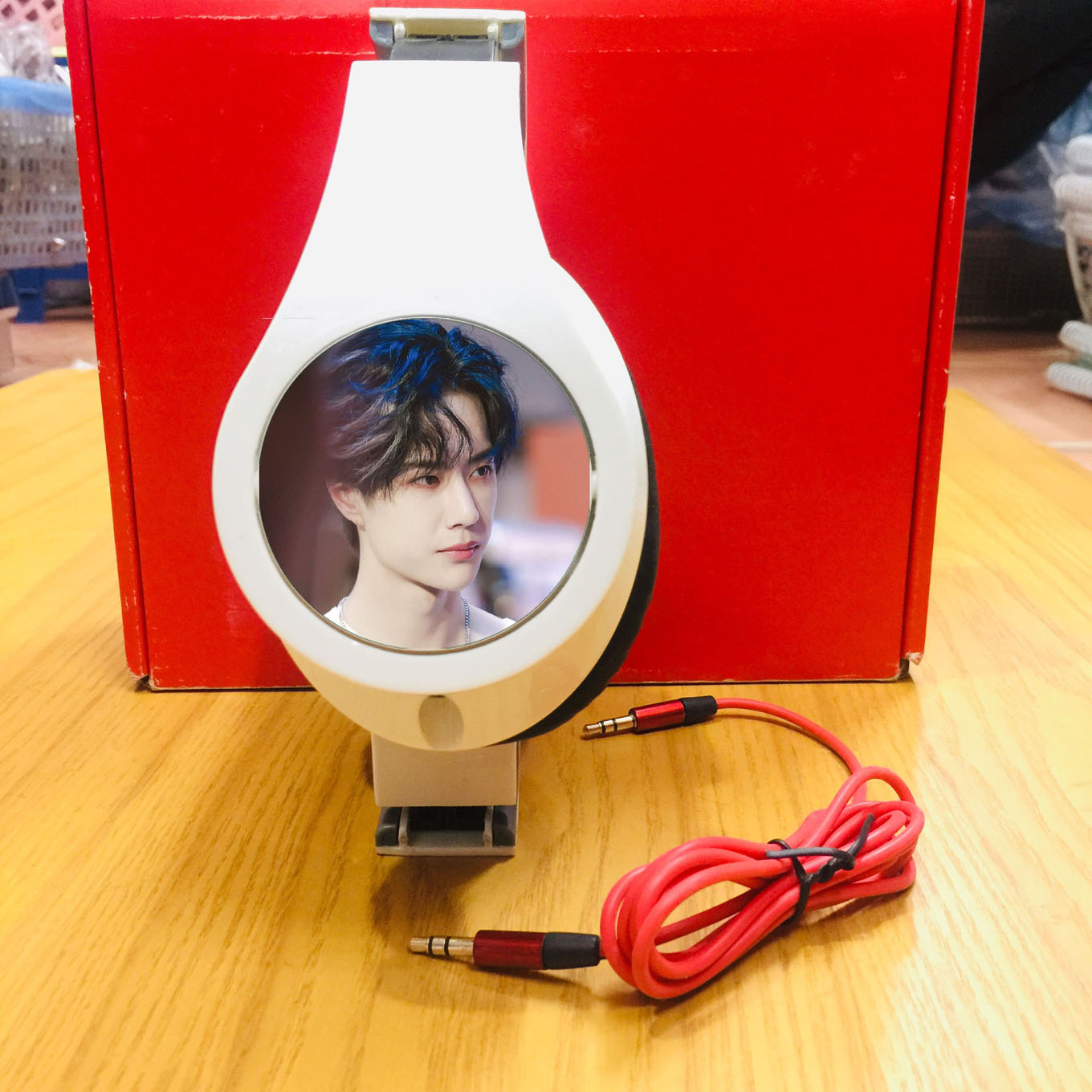 Tai nghe headphone Vương Nhất Bác ( giao ngẫu nhiên )