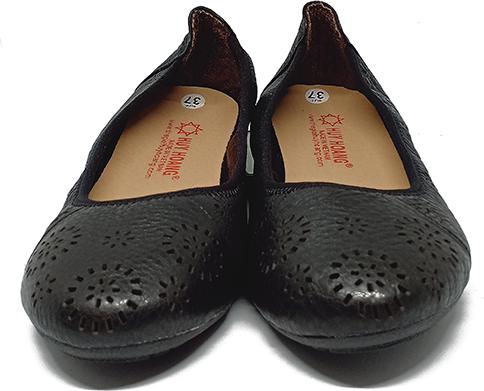 Giày nữ hoa văn Huy Hoàng da bò màu đen HT7948