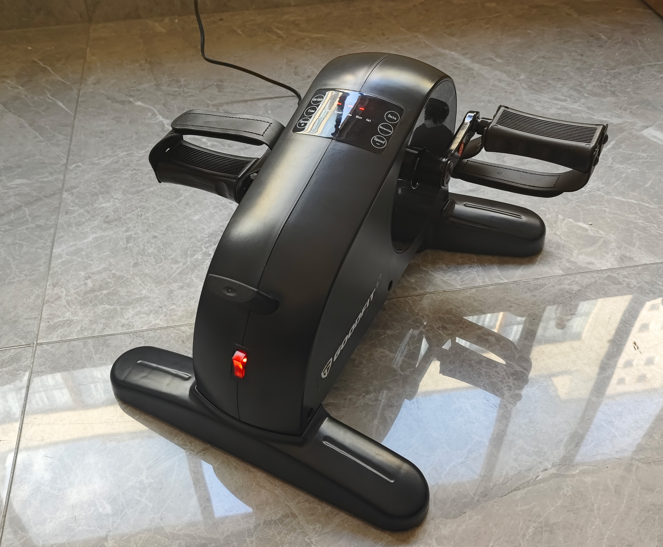 Xe đạp thể dục tại nhà, hỗ trợ phục hồi chức năng chính hãng GoodFit GF008MB, trợ lực điện, điều khiển remote, nhỏ gọn