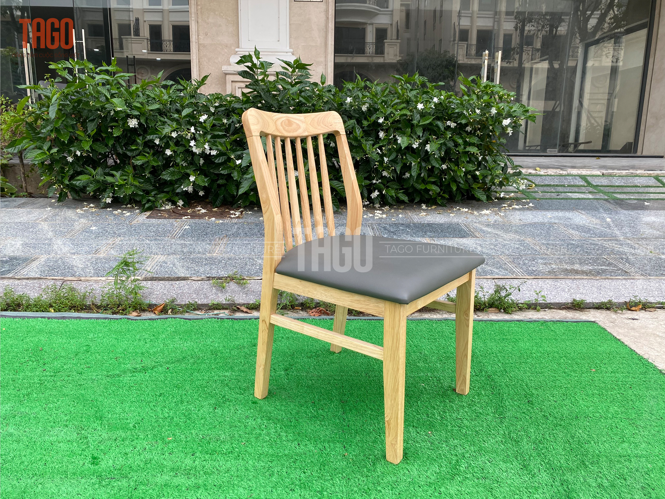 Ghế ăn Mùa Thu thương hiệu TAGO