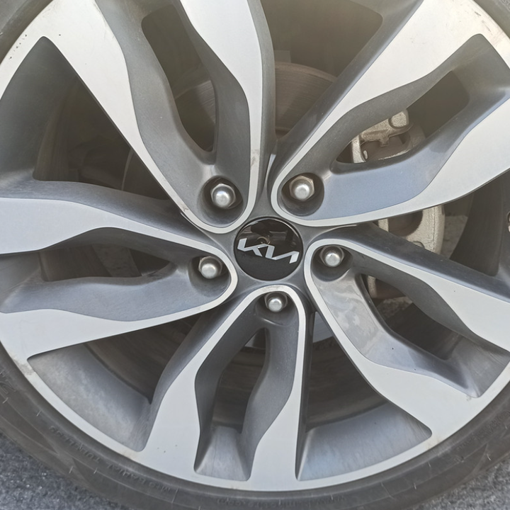 Logo chụp mâm, ốp lazang bánh xe ô tô Kia đường kính 58mm