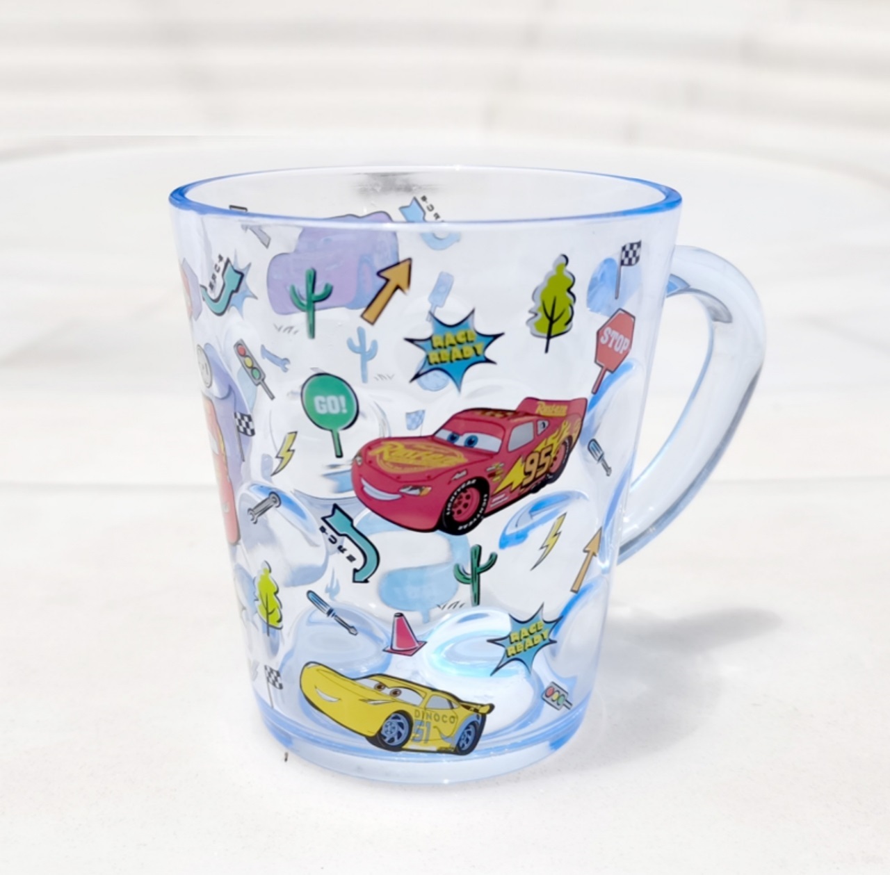 Ly quai cầm tay trong suốt hình xe đua Car 95 màu xanh siêu cute cho bé trai 260ml - 58VNDC2491