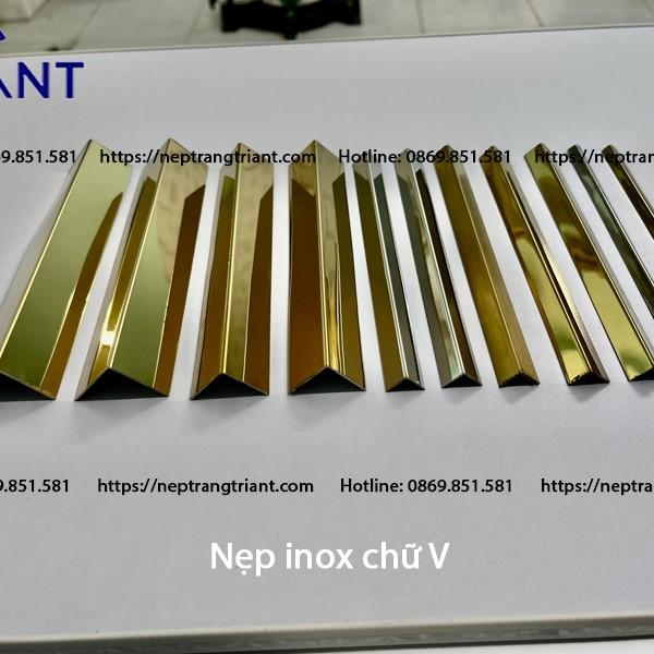 Nẹp inox 304 chữ V trắng gương, Nẹp v inox dày 0.6li hàng bo cạnh, thanh dài 2m44 thi công đơn giản