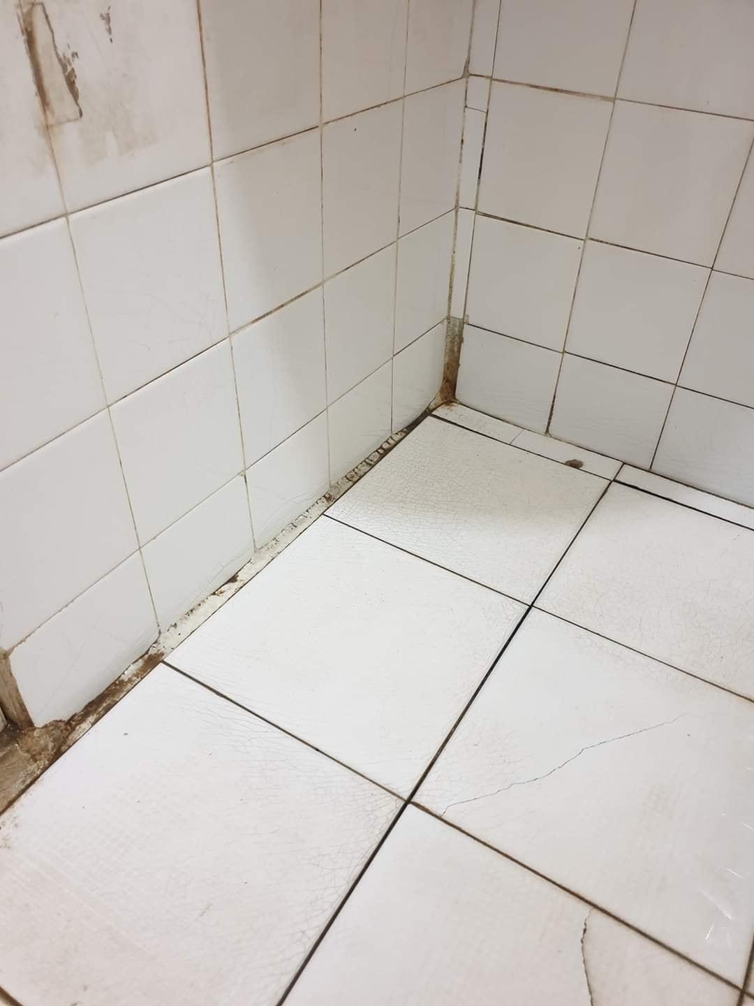 SIÊU TẨY RỬA NỀN GẠCH & ĐỒ SỨ
