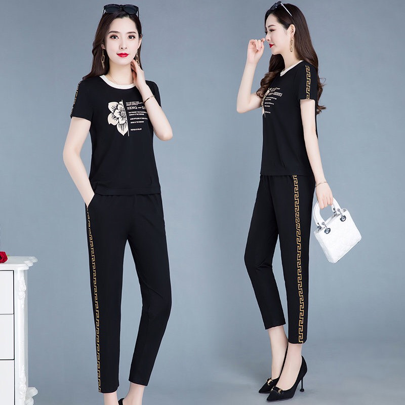 BỘ THUN THỜI TRANG IN HOA CỔ TRÒN VIỀN TRẮNG