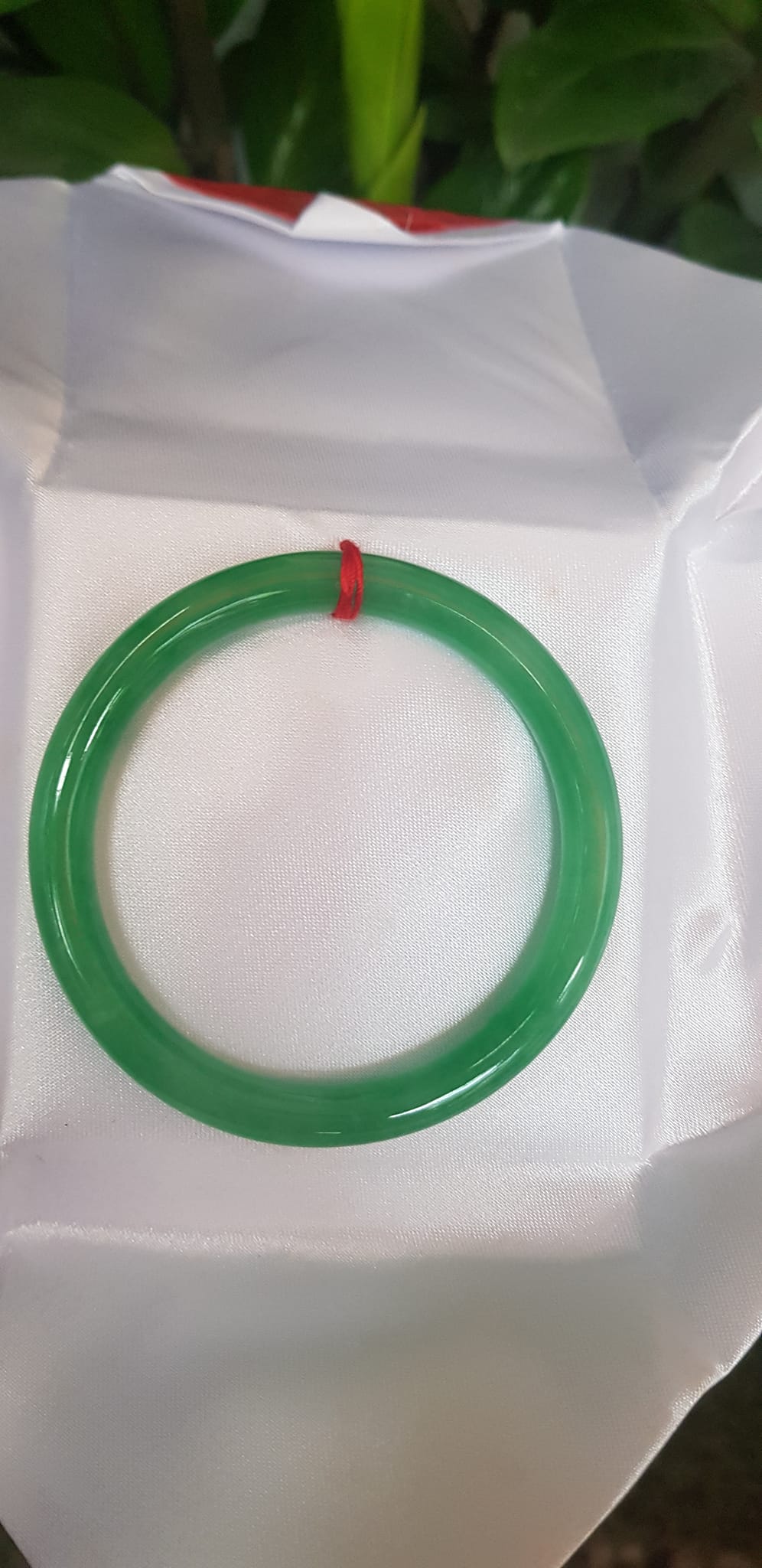 Vòng cẩm thạch Đậu Lý AI CN 53mm Ni 53mm x cọng 7mm Màu xanh Ngọc Đậm đều bóng đẹp xinh xắn Hợp Nữ mệnh Mộc mệnh Hỏa mệnh Thủy 52kg-56kg đeo đẹp ạ