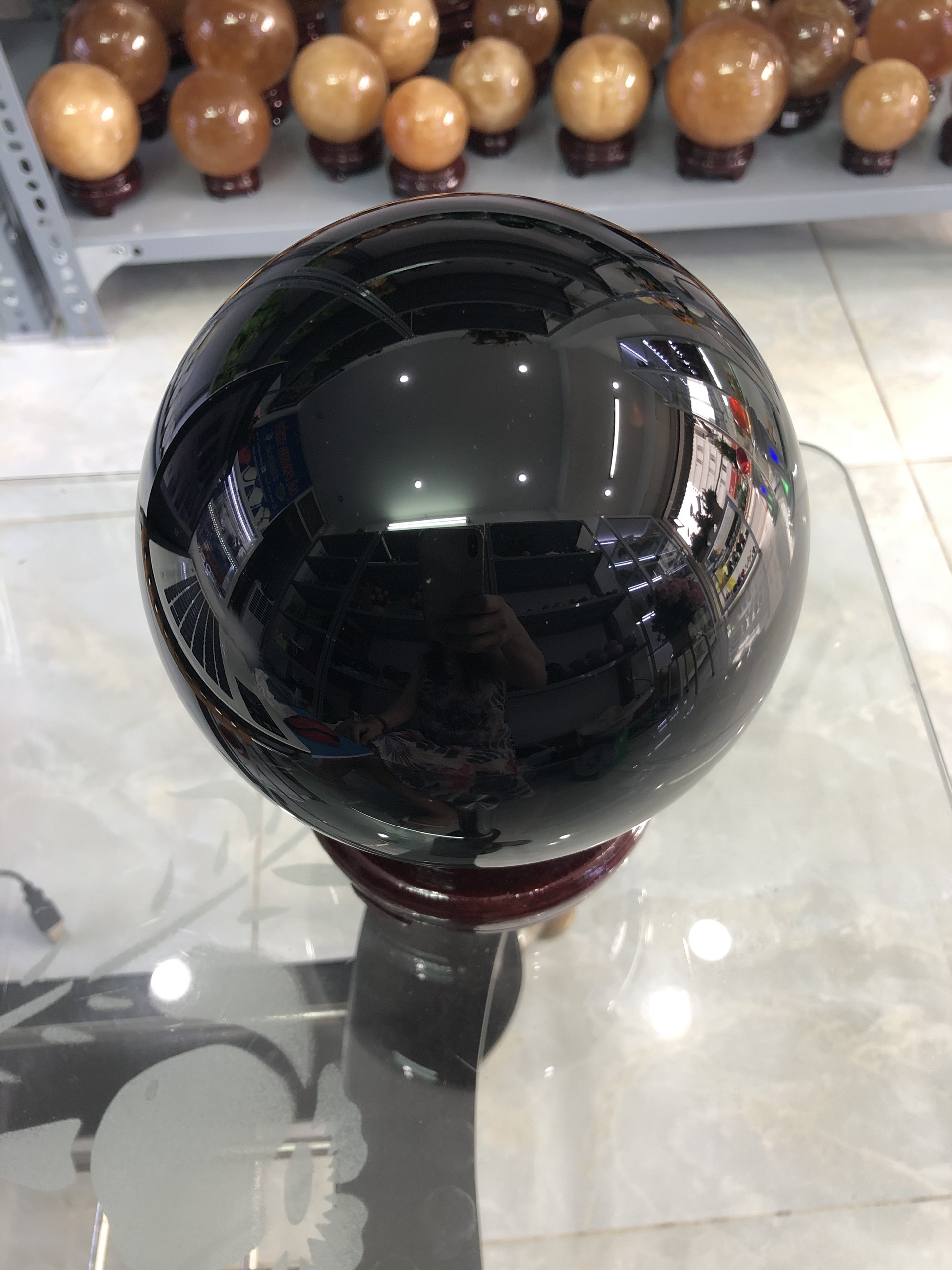 Quả cầu đá Núi lửa, tên khoa học: Obsidian đỏ 4kg - 14,3cm