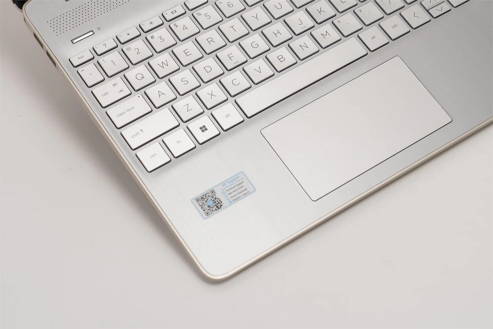 Laptop HP 15s fq2711TU i3 1115G4/8GB/256GB/15.6"FHD/Win 11 Vàng - Hàng Chính Hãng