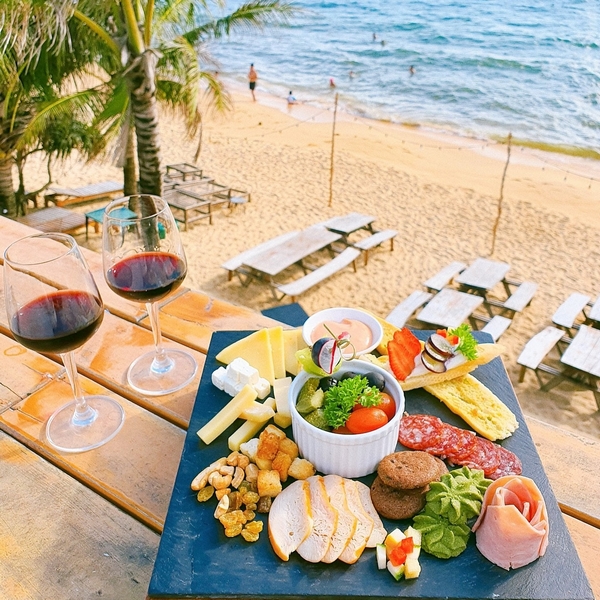 Sunset Beach Resort & Spa 4* Phú Quốc - Buffet Sáng, 02 Hồ Bơi Vô Cực, Bãi Biển Riêng, Đón Tiễn Sân Bay, Bar Ngắm Hoàng Hôn Cực Đẹp, Ngay Trung Tâm Dương Đông
