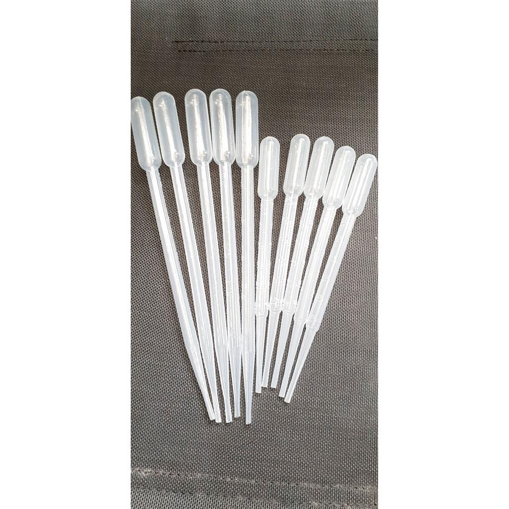 Ống hút bơm thuốc hoặc thức ăn cho cá