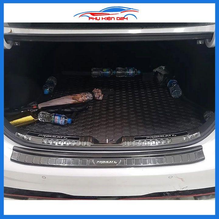 Ốp chống trầy cốp Kia K3 2021-2022-2023-2024 vân Cacbon dán bậc cốp chống trầy xước, trang trí xe hơi