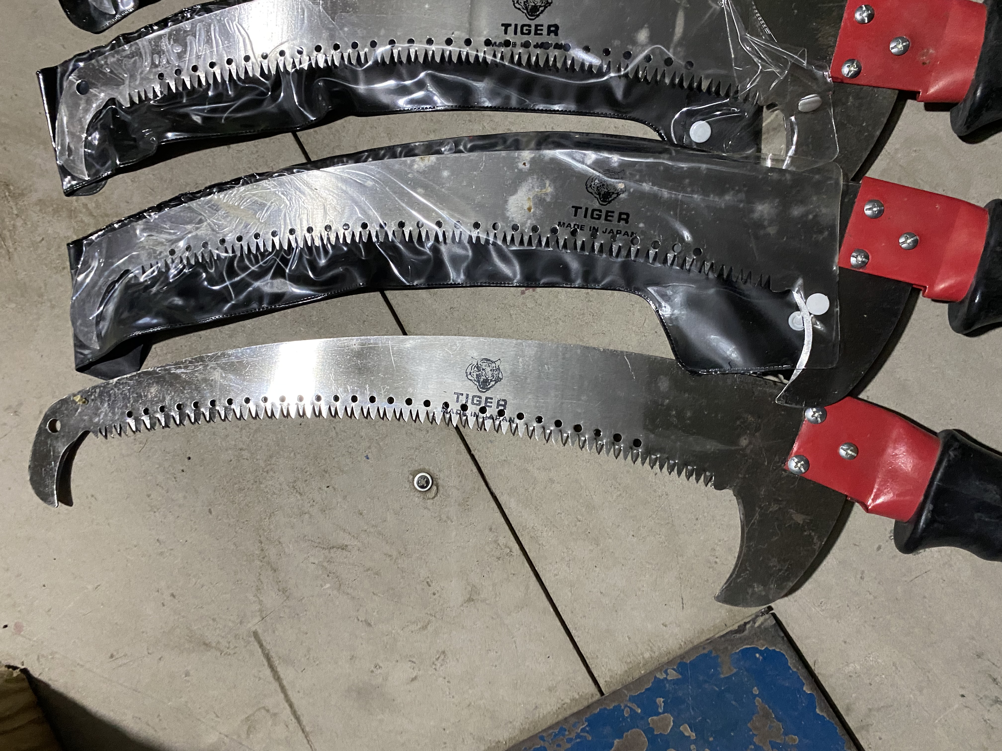 Cưa giật cành trên cao 2 móc