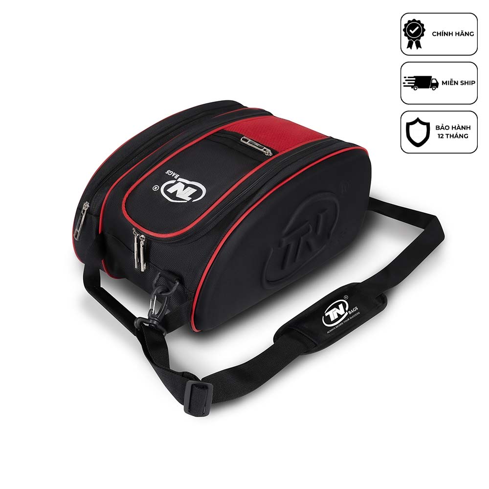 Túi Đựng Giày Đeo Chéo 2 Ngăn Chống Nước TN Bags TN.B 9001 – Túi Đựng Giày Bóng Đá, Túi Gym Thể Thao Màu Đen Đỏ Năng Động Cao Cấp!