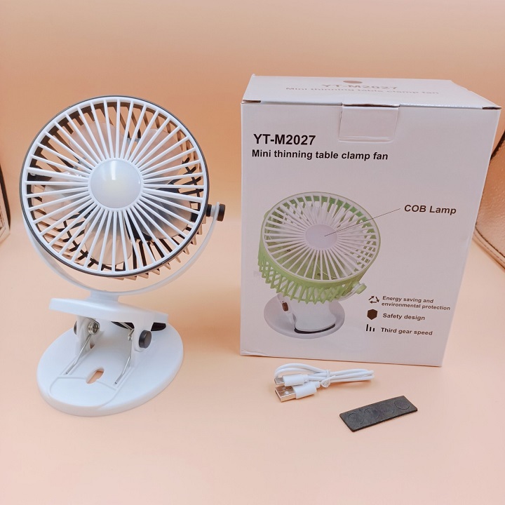 Quạt Tích Điện Mini Kẹp Bàn Cực Mát Xoay 720 Độ Chắc Chắn Tiện Lợi